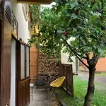 Sur Cour, Le Cerisier 公寓 巴涅尔德比戈尔