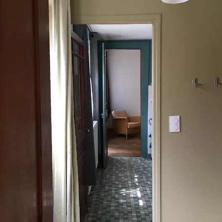Sur Cour, Le Cerisier Apartment