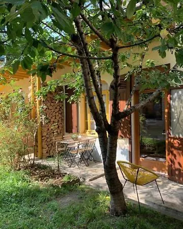 Apartment Sur Cour, Le Cerisier
