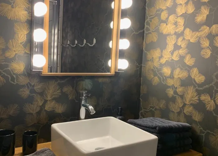 Sur Cour, Le Cerisier