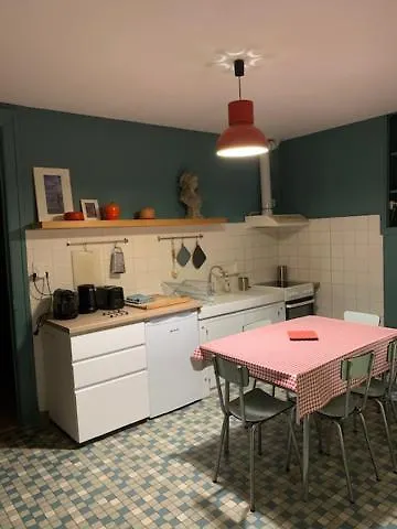 Sur Cour, Le Cerisier Lejlighed